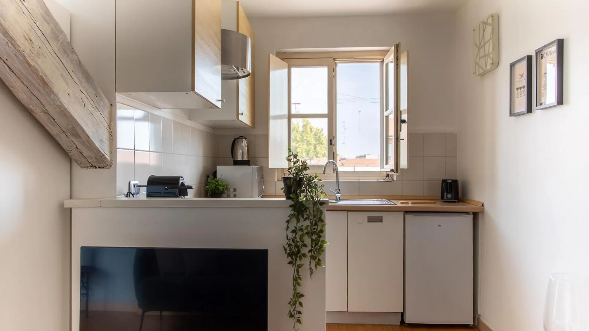 The Best Rent - Beautiful Apartment With Balcony In Porta Romana Milano