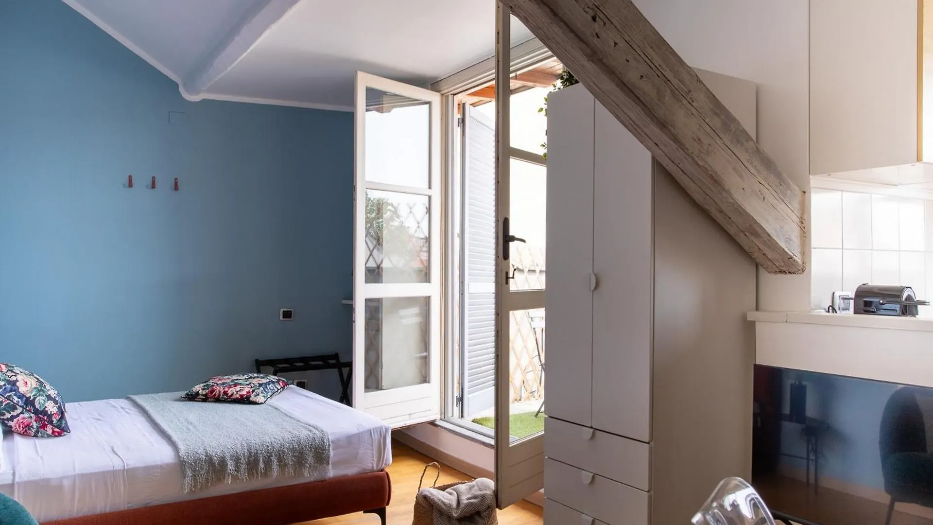 The Best Rent - Beautiful Apartment With Balcony In Porta Romana Milano
