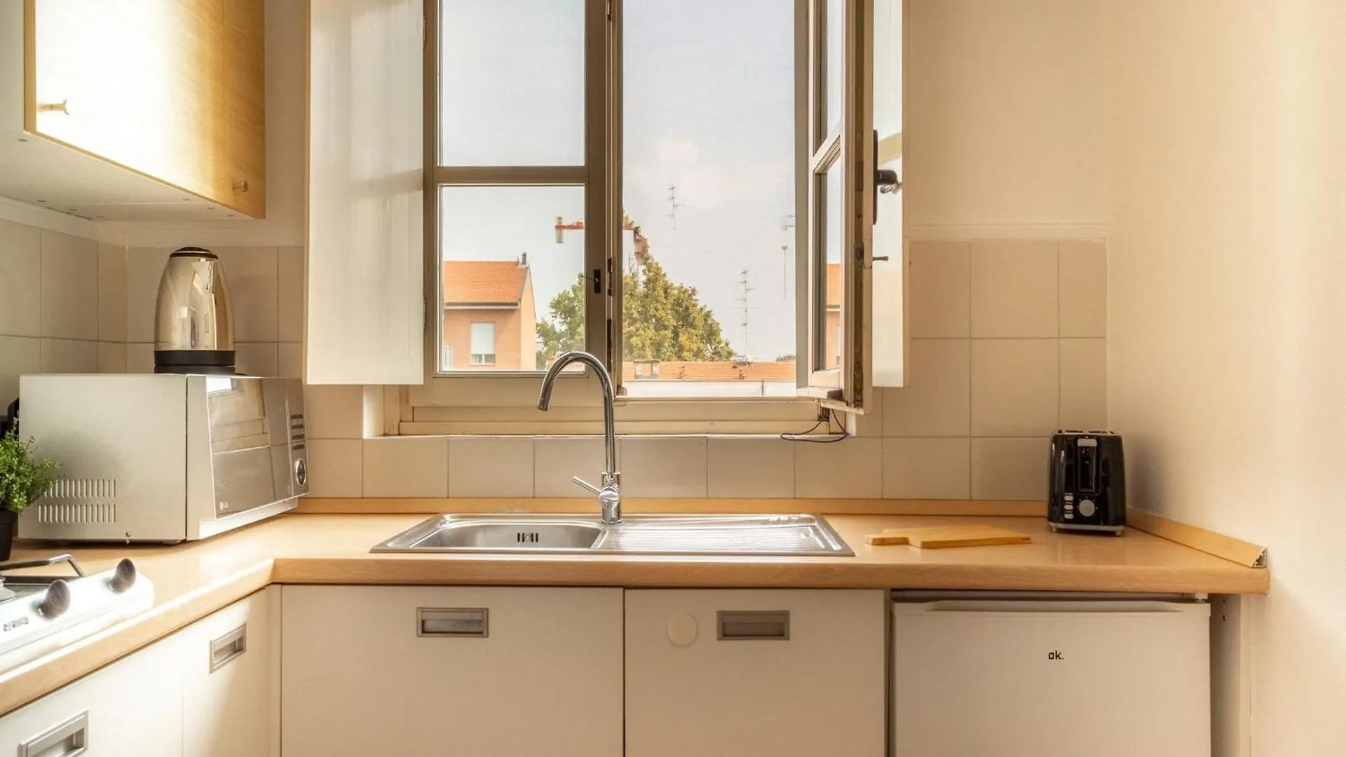 The Best Rent - Beautiful Apartment With Balcony In Porta Romana Milan